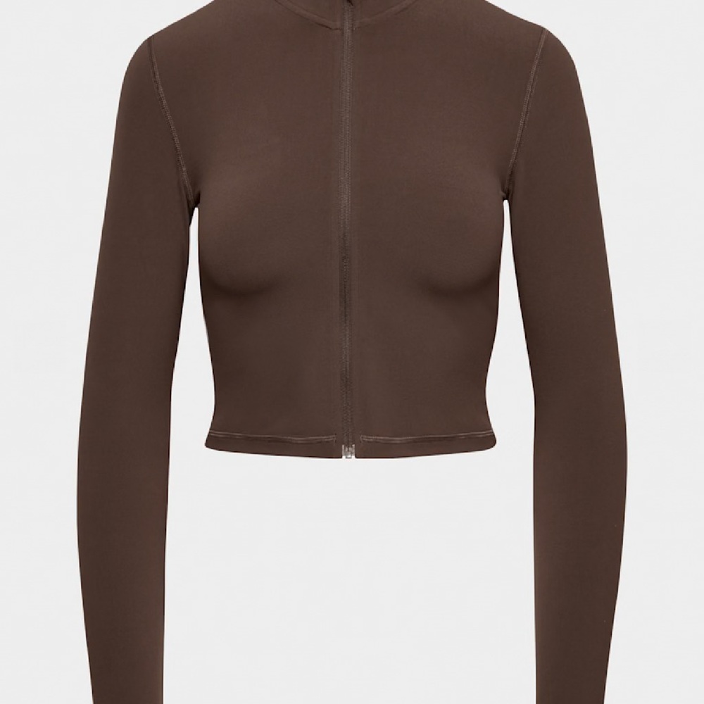 Aritzia Golden
Limit Zip Longsleeve